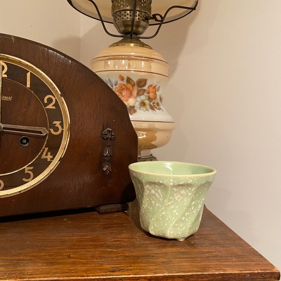 🌼3/$15🌼 Vintage Mint Speckled Container - Picture 2 of 3